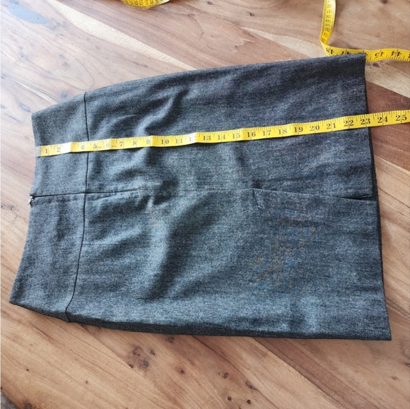 LE CHATEAU 2 pc suit Grey/Black skirt set Jacket/Blazer & Pencil Skirt 3/4 - Picture 16 of 16